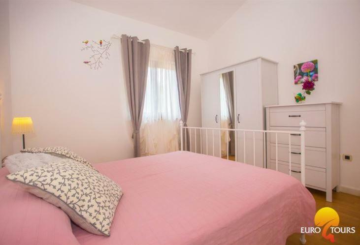 Holiday Home Marina Kaštelir Dış mekan fotoğraf